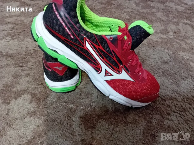 Mizuno 41 номер-Виетнам, снимка 1 - Маратонки - 47230979