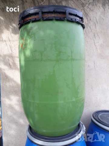 Пластмасови дебели и здрави бидони с капаци с метални скоби за съхранение на течности вино ракия, снимка 5 - Други стоки за дома - 51703813