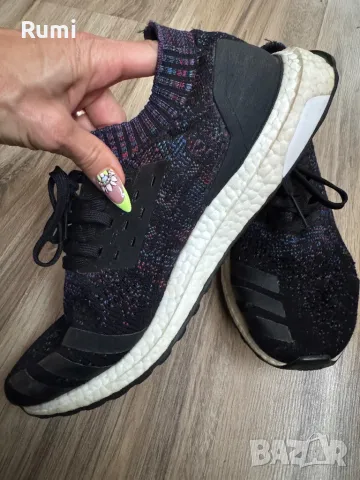 Оригинални маратонки Adidas UltraBoost Performance! 43 н, снимка 2 - Маратонки - 49026722