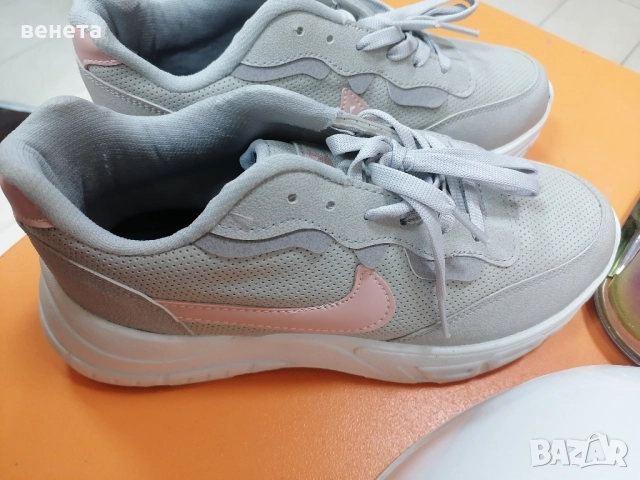 Дамски маратонки 