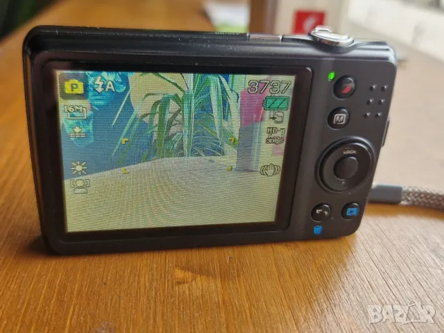 CASIO QV R-300, без забележка, работи перфектно. Батерията е в отлично състояние., снимка 3 - Фотоапарати - 49939007