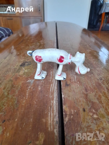 Стара играчка,фигурка куче