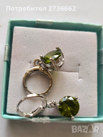 Сребърни обеци със зелен цирконии 