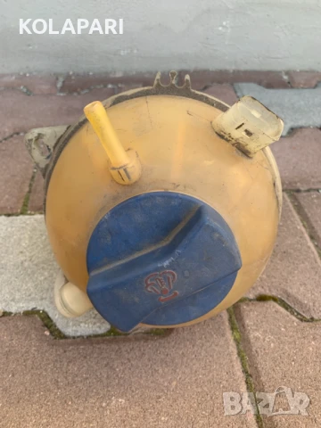 Казанче антифриз голф 4 / golf 4, снимка 2 - Части - 50547352