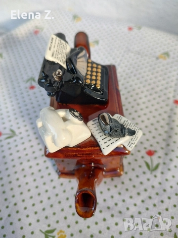 Красив винтидж чайник Crime Writers Desk Cardew, снимка 6 - Колекции - 52860225