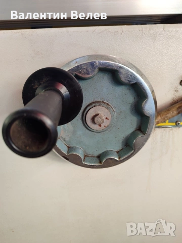 циркуляр за масив с чисто нова карета 1600мм.мотор 4 kw.без подрезвач, снимка 7 - Други машини и части - 53516700