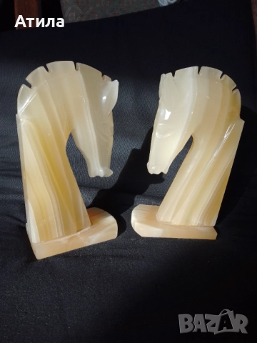 скулптура оникс стопери за книги 19 см