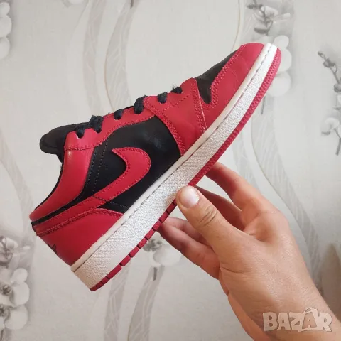 Nike Air Jordan 1 Low GS „Reverse Bred“  номер 39 , снимка 17 - Маратонки - 50178165