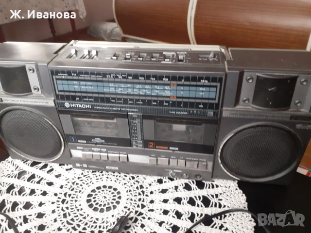 Продавам двукасетъчен касетофон с радио ХИТАЧИ