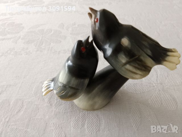 Фигура на двойка пиленца от моржова кост , снимка 1 - Антикварни и старинни предмети - 46474924