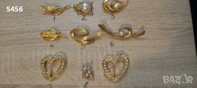 Позлатена брошка. Брошки. Колие