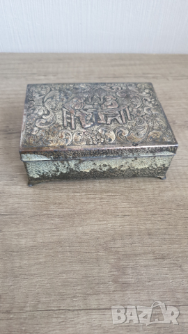Стара метална кутия за бижута, снимка 2 - Антикварни и старинни предмети - 45035313
