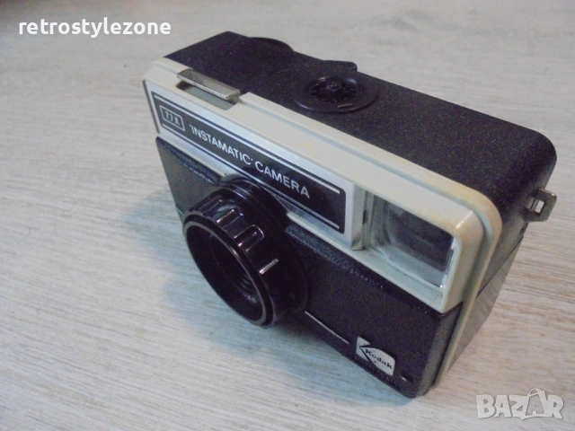 № 8522 Винтидж фотоапарат Kodak Instamatic 77X , снимка 3 - Други ценни предмети - 53760331