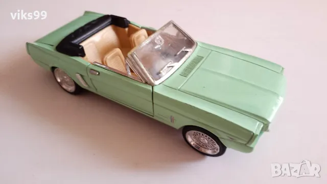 FORD MUSTANG Convertible 1964 MODEL SS7711 1:24, снимка 6 - Колекции - 46976373