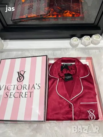 Сатенена пижама Victoria’s secret, снимка 1 - Пижами - 49164586