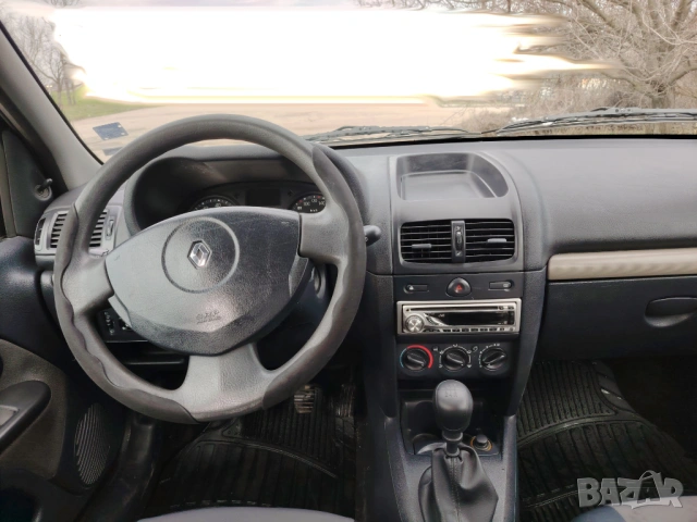 Лек автомобил Renault Clio, снимка 5 - Автомобили и джипове - 53597201