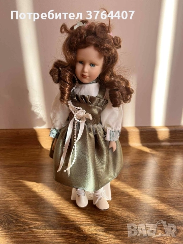 Оригинална кукла със стойка