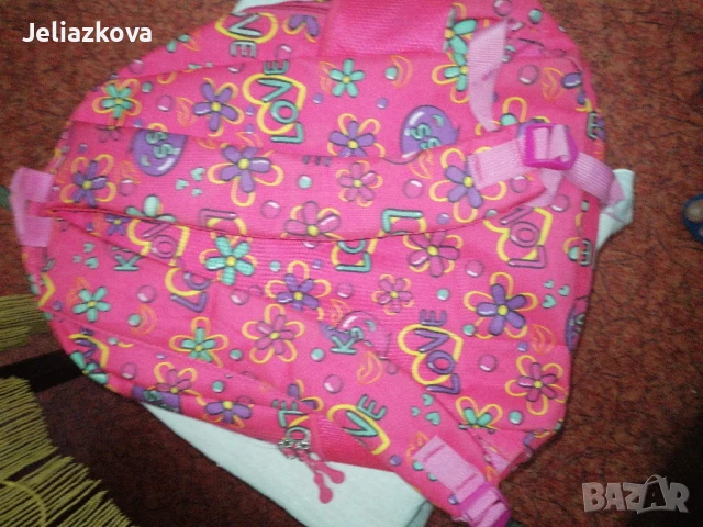 раница за момиче с много отделения , снимка 2 - Раници - 51162882