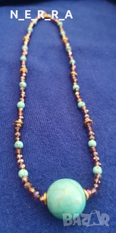 Колие от естествен тюркоаз и кристали, снимка 3 - Колиета, медальони, синджири - 51793465