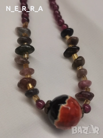 Колие от естествени камъни