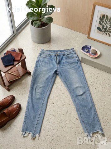 Дамски Дънки с Накъсан Ефект 