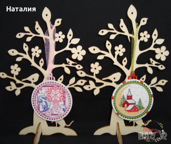 Ръчно бродирани коледни магнити, книгоразделител, играчки за елха и картички за Коледа, снимка 3 - Декорация за дома - 53614729