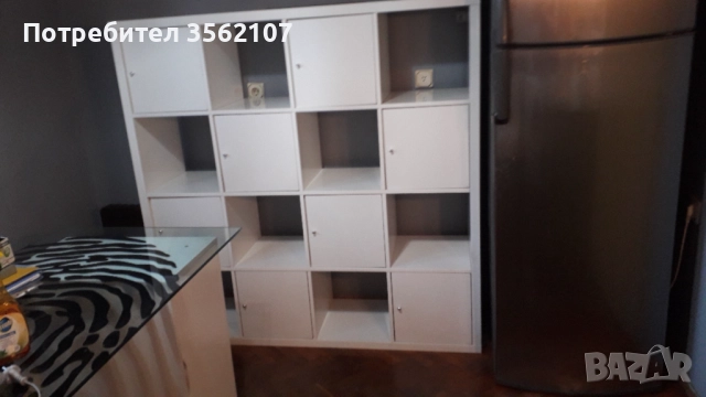 Етажерка KALLAX ИКЕА - 147x147cm с 8 броя вратички, снимка 4 - Етажерки - 52704281