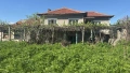 Къща в с. Главиница, обл. Пазарджик 200 кв. РЗП, 1 дка Двор, снимка 1