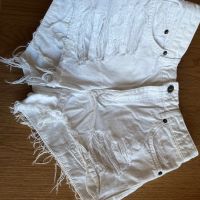 Бели къси дънки H&M, снимка 3 - Къси панталони и бермуди - 45180205