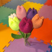 Плетени лалета в различни цветове - подарък за всеки повод, снимка 2 - Декорация за дома - 45325573
