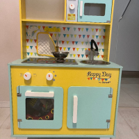 Детска кухня- дървена, снимка 1 - Играчки за стая - 45035872