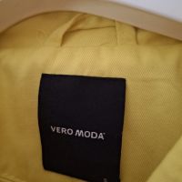 Ярко Жълт шлифер с подплата, размер С, снимка 2 - Шлифери - 45876850