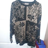 Красив пуловер , снимка 1 - Блузи с дълъг ръкав и пуловери - 45471455