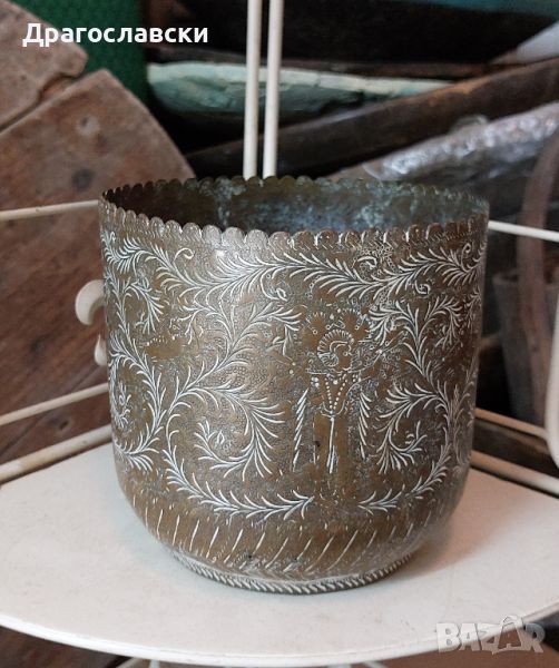 Бакъри, бакърчета, менци, менчета и Гравирана метална купа / ваза, метал месинг бронз, стара, снимка 1