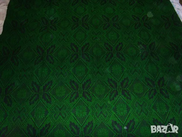 нов голям зелен килим вълнен , снимка 1