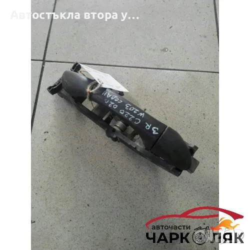 Дръжка врата външна Мерцедес Ц220 w203 седан (задна дясна), снимка 1