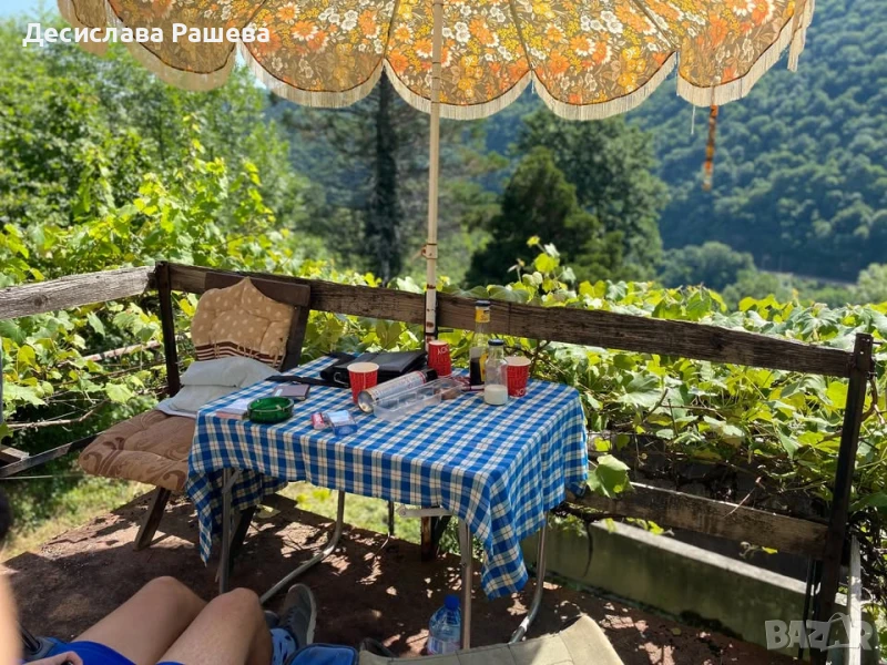 КАПАРИРАНА! Вила между Бов и Лакатник, снимка 1