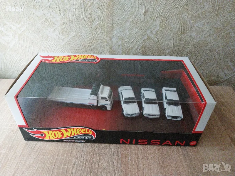 nissan garage hot wheels premium 1:64, снимка 1