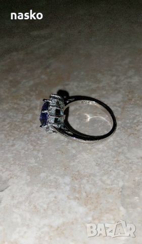 Дамски пръстен с циркони, снимка 5 - Антикварни и старинни предмети - 46410326