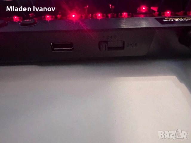 Механична геймърска клавиатура CORSAIR Gaming K70 Cherry MX Red Gaming, снимка 4 - Клавиатури и мишки - 53435216