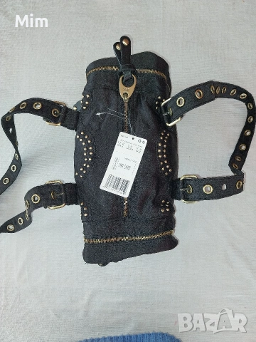 Нова Черна чанта с капси, снимка 4 - Чанти - 53602523