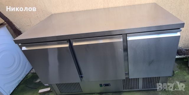 охладителна транжорна маса SAS147E 137мх0.7м - с 3 врати, снимка 1 - Обзавеждане на кухня - 45835722