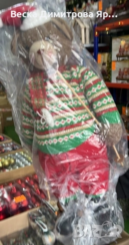 Коледно плюшено мече с пуловер и шапка – топъл акцент за празничен уют у дома, снимка 6 - Плюшени играчки - 52120556