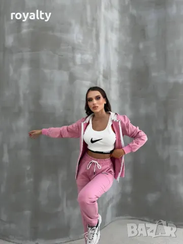 Nike дамски комплект от три части Различни цветове , снимка 2 - Комплекти - 49824468