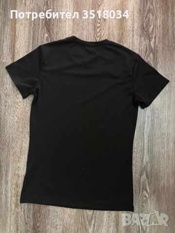 Дамска черна тениска, снимка 2 - Тениски - 52635178
