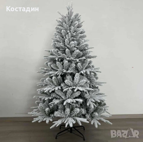 Изкуствена елха K r i n g Melbourne,  Цялата заснежена с метална стойка.