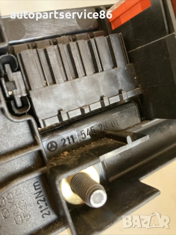 Кутия с предпазители V8 за Mercedes ML W164 420 CDI (2007) 2115452601, снимка 3 - Части - 53999325