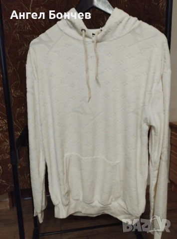 Суичър на Louis Vuitton