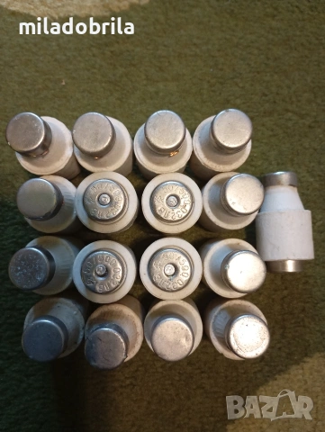 Бушони за ел. табло