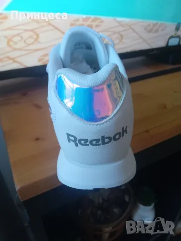 Кожени маратонки Reebok , снимка 2 - Маратонки - 47024533